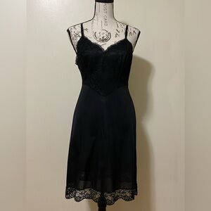 Vintage Vanity Fair women’s S satin and lace slip in black